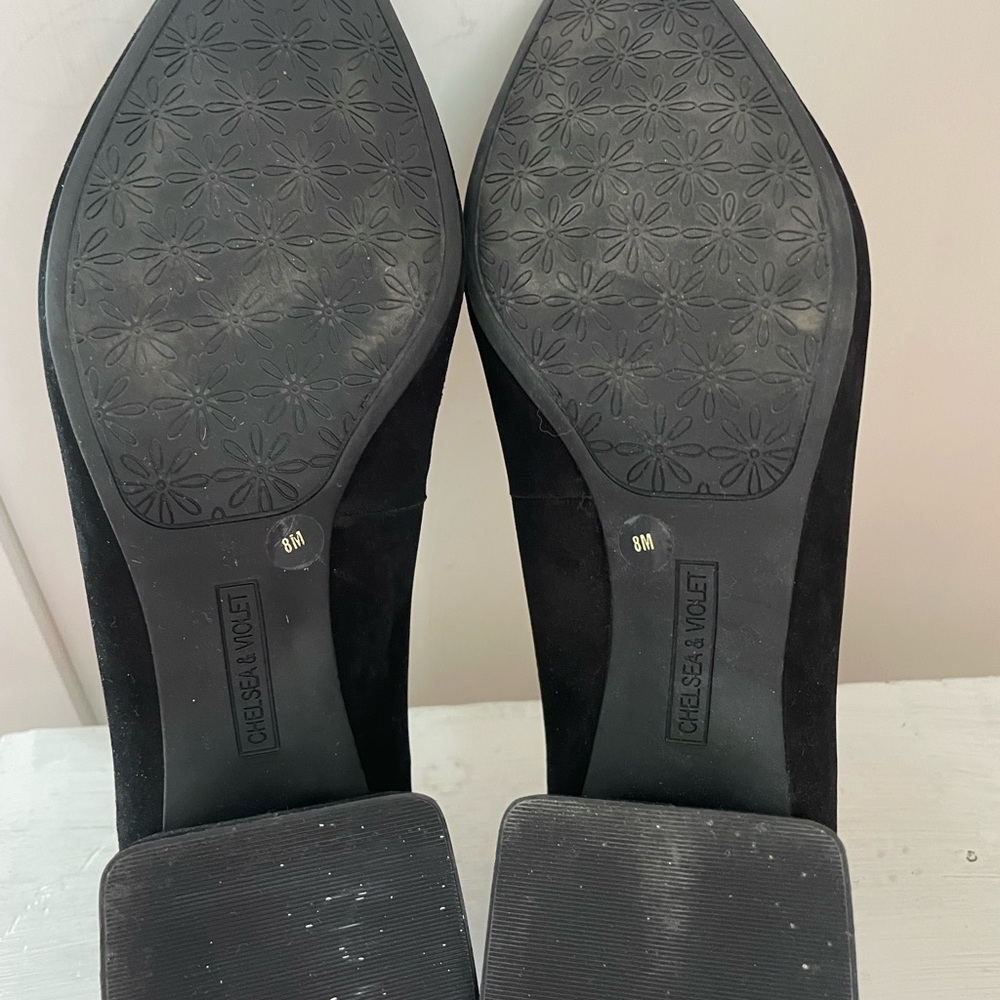 Chelsea & Violet Classic Black Low Block Heel Pumps for Women - Picture 3 of 5